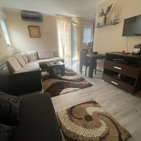 Studio Apartment For Rent In Будва Екстериор снимка