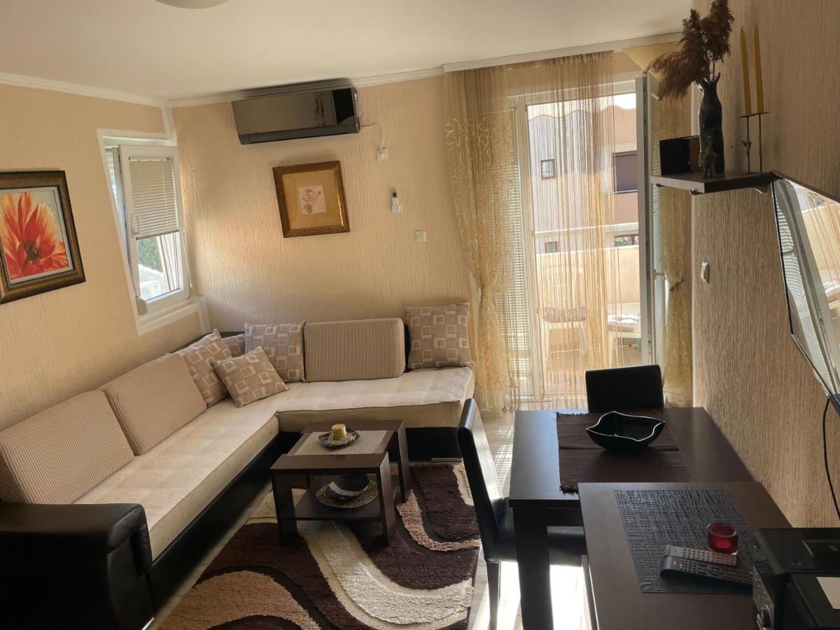 Studio Apartment For Rent In Будва Екстериор снимка