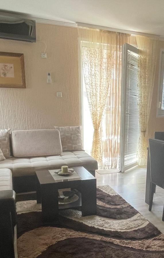 Studio Apartment For Rent In Будва Екстериор снимка
